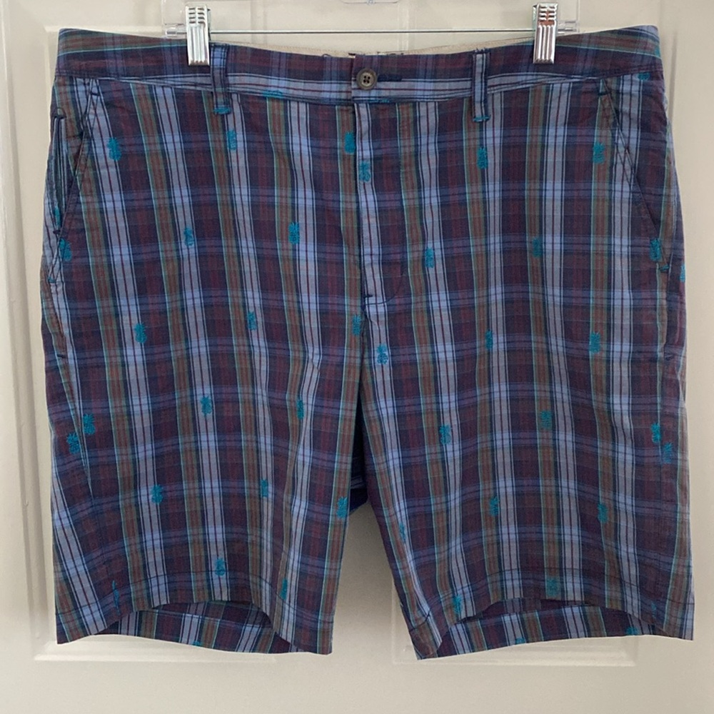 Tommy Bahama Navy Plaid Embroidered Pineapple Shorts. Size 40